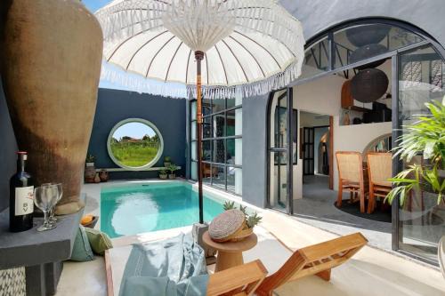 Casa Ghitani Kerobokan 1 Bed Enclose Living room WH2