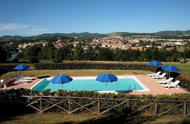 Casa Gioele A: A welcoming apartment situated in a quiet location, a few minutes from the town center, with Free WI-FI.
