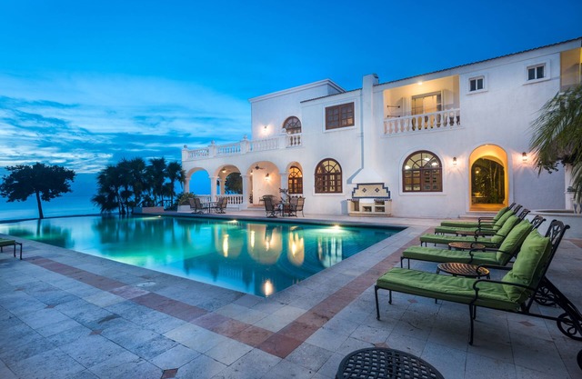 Casa Gordon on beautiful Palancar Beach
