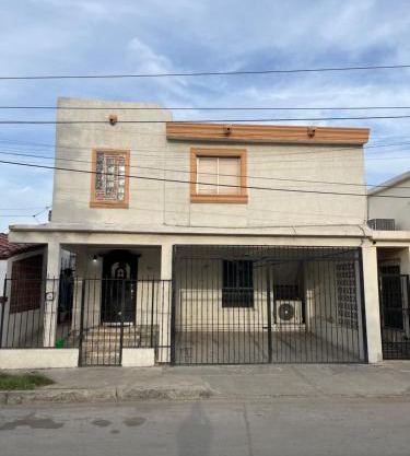 Casa grande y centrica, 3 cuartos y 2 baños