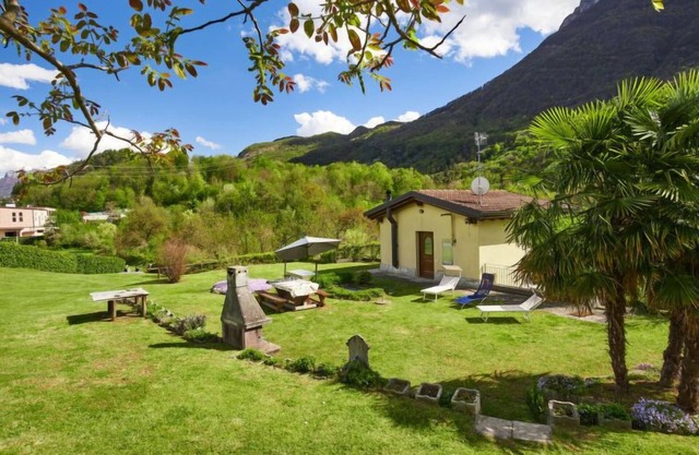 Casa Grandola-Green Garden by Interhome