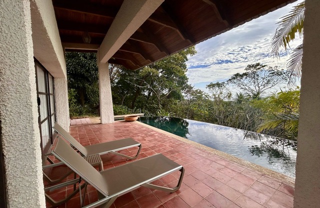 Casa Hideaway - a tranquil retreat in central Guiones