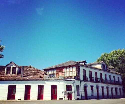 Casa Histórica entre las Montañas