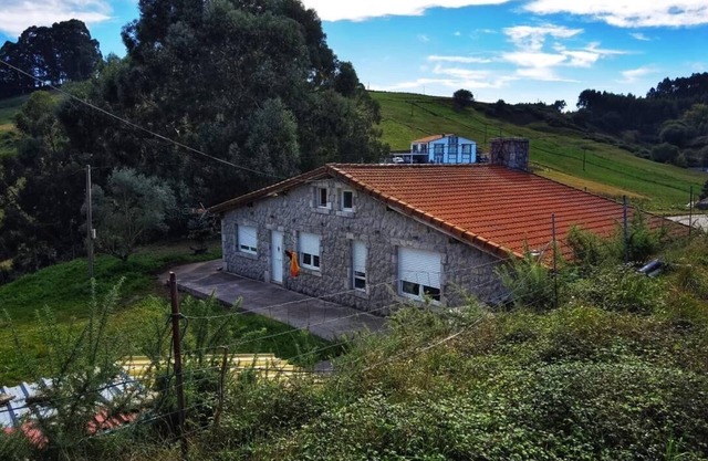 Casa Idílica Para 5 con Vistas al Prado y a 2 Minutos del Centro de Ajo
