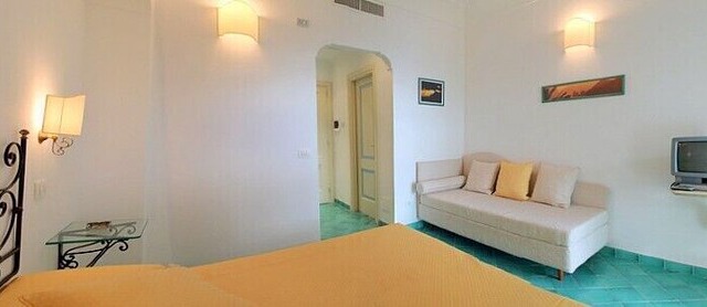 Casa Ilnira C, fully refundable with voucher*: A spacious apartment in a quiet position, located on a hillside above the sea, with Free WI-FI.