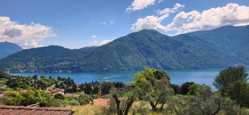 Casa Intignano - appartamento con terrazzo vista lago