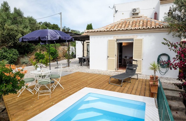Casa Ithaka, a Charming 2 bed Country House With Plunge Pool