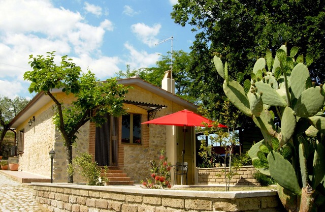 Casa l'Arcobaleno : 3 holiday homes with pool