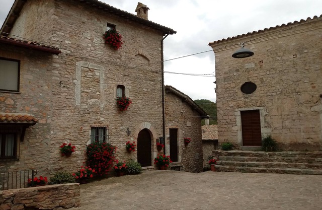 CASA LA TORRE in the small Umbrian village of Macerino