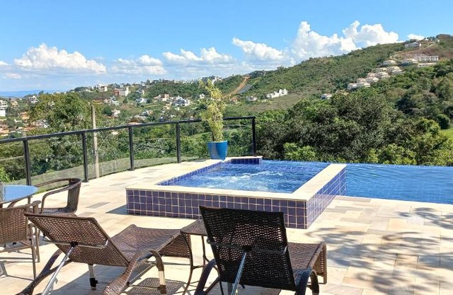 Casa Lago Real