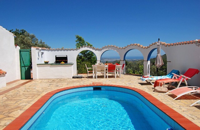 Casa Las Brisas: A Magnificent Villa with Pool, Aircon, Privacy, Stunning view.s
