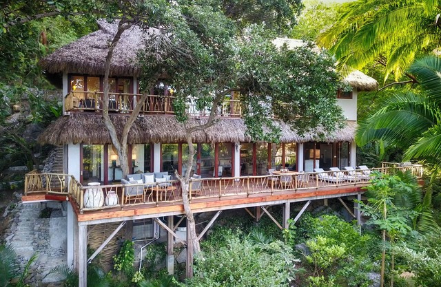 Casa Las Hijas,Private Punta Sayulita, Gated Beach Club, 5 min to town, beach