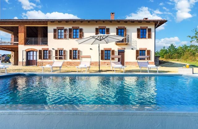 Casa Leonarda 8, Emma Villas
