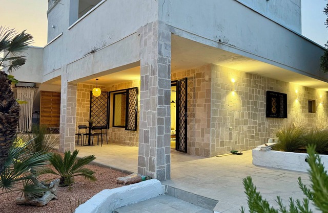 CASA LIBECCIO, 150 mt from the sea apartment with private entrance and garden