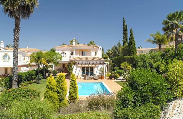 Casa Limoeiro - Three Bedroom Villa, Sleeps 6