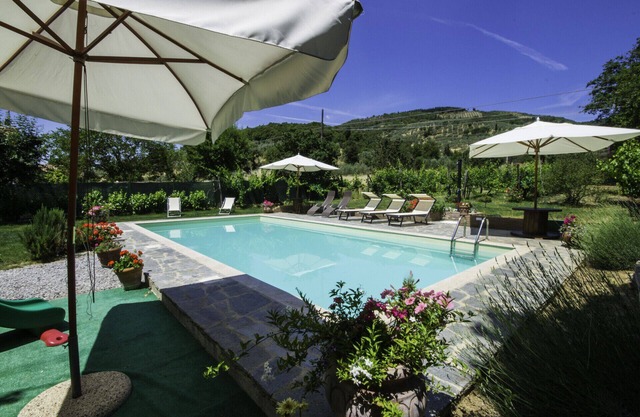 Casa Lina - private pool and garden to enjoy with friends or family