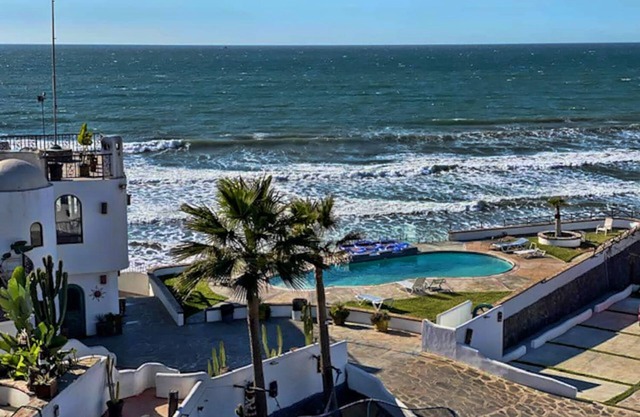 *Casa Luna Vista* -beach, pool, jacuzzi, bbq