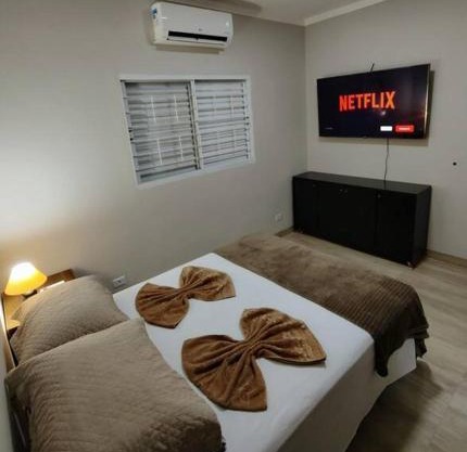 Casa luxuosa em região central (Próximo ao Aeroporto)