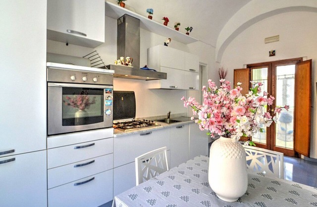 Casa Maiera: A welcoming apartment situated at a short distance from the beach, with Free WI-FI.