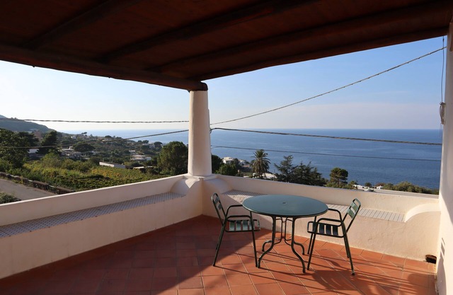 Casa Malvasia - Traditional Aeolian house with beautiful sea view terraces