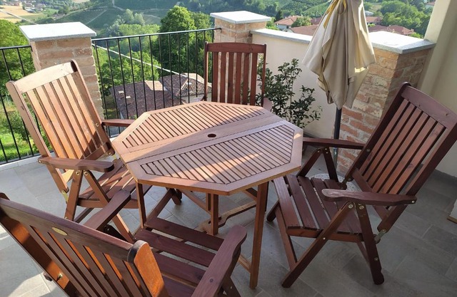 Casa Mantel Holiday Home Panoramic view in Langhe