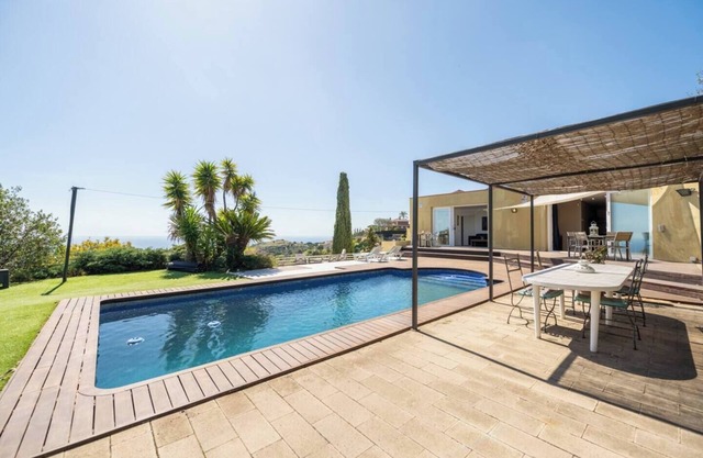 Casa Mar Blava con piscina junto Barcelona Centro