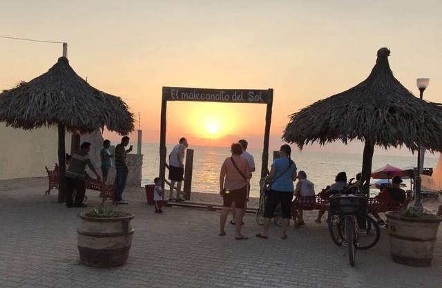 Casa Mar Y Sol Is Comfortable Secure With Pool. Close To Beach And Restaurant