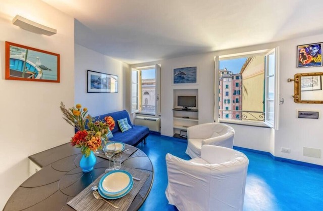 Casa Marina- Centrally located just steps from the sea
