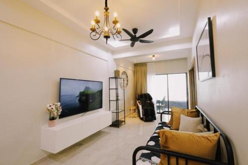 Casa Melati Beachfront with Massage Chair and Bathtub