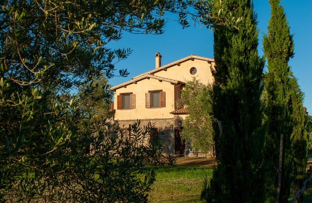 Casa Meridiana 6 rooms plus, on two levels, with fireplace.
