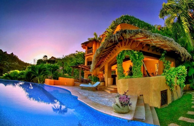 Casa Mia - Exclusive waterfront home in Puerto Mio