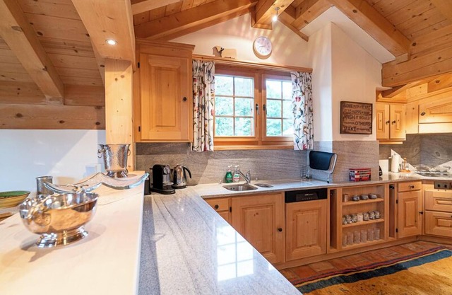 Casa Miez Penthouse, ca. 126m2, can accommodate 6 guests and is located in Laax.