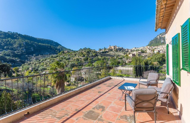 CASA MIRANDA - Chalet with terrace in Valldemosa. Free WiFi