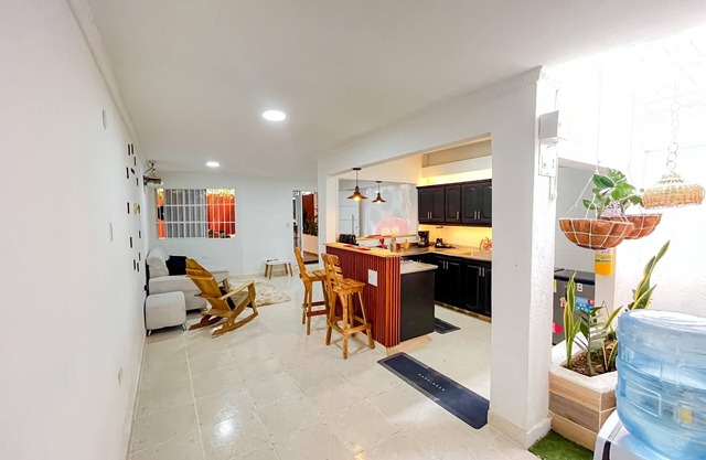 Casa Moderna en Santa Marta a 10 Min del Centro Histórico y la Bahía