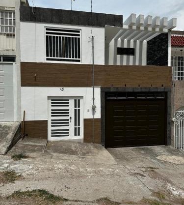 Casa muy cómoda de 2 pisos en zona muy tranquila