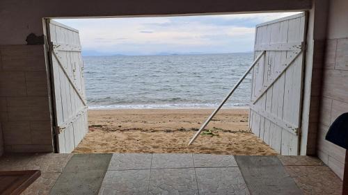Casa na frente do mar, pé na areia
