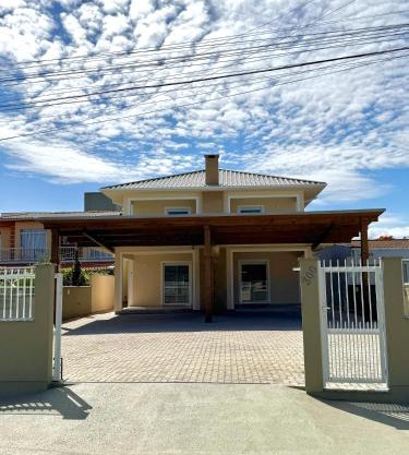 Casa na praia em SC com Wi-Fi e churrasqueira