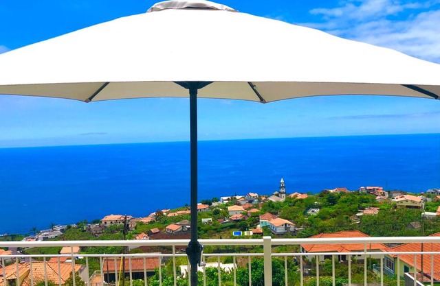 Casa Neves three bedrooms and fantastic sea view
