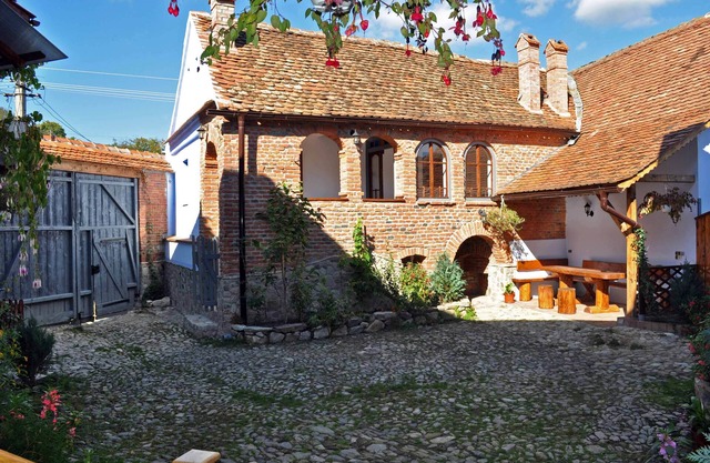 CASA NICU traditional cottage at the Carpathian foothills in Transylvania