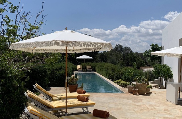 Casa Norah Puglia. Villa met Verwarmd Zwembad Nabij Natuurpark Torre Guaceto