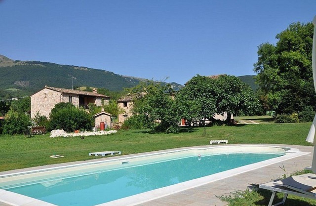 Casa Noriana C: A characteristic and welcoming apartment situated in a quiet location, surrounded by a wonderful garden, with Free WI-FI.