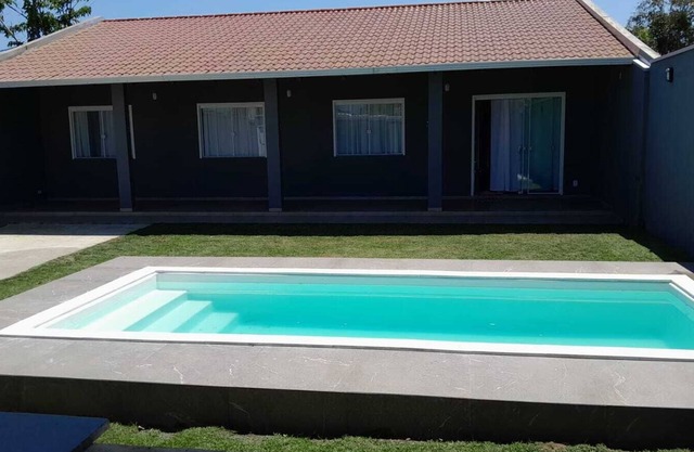 Casa Nova e Segura em Itapoá, Aceita Animais de Estimação
