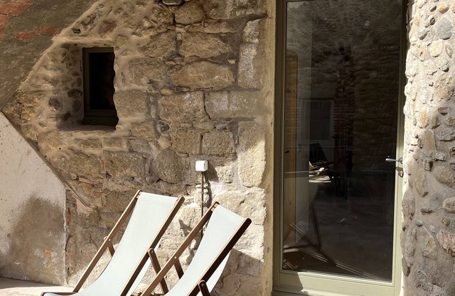 Casa Oli 3, Stylish stone house