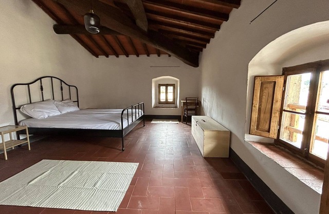 Casa Osci: Simple and Cozy Apartment with Vineyard Views in the Heart of Chianti