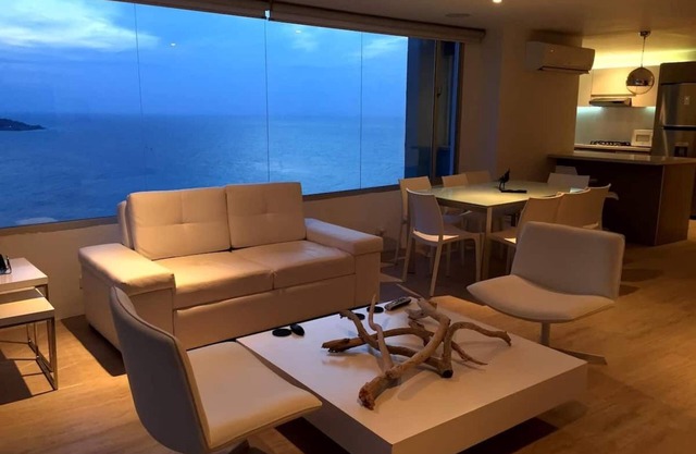 Casa OZ - Modern, Sleek and Spacious 3 bedroom condo in Bocagrande Cartagena