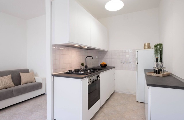 CASA PADOVA- 2 minutes from the station to any Italian city.