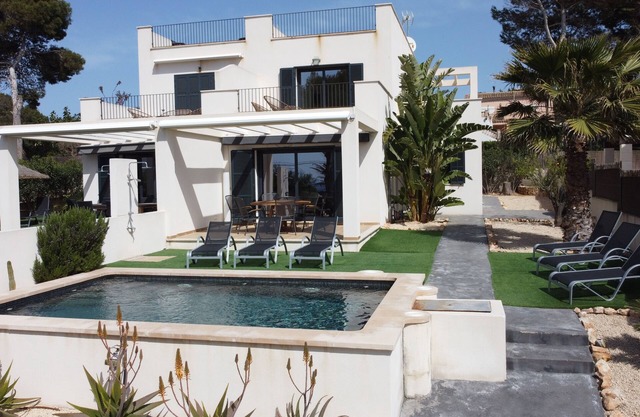 " CASA PENYES IV " Sea view, license, WLAN, saltwater pool with counter-current.
