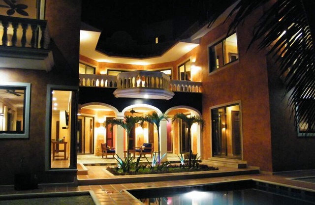 Casa Perla del Mar ; beautiful home with views, private pool and chef available