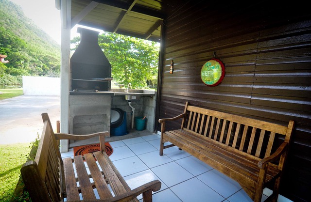 Casa Rústica na Praia da Armação Frente ao Rio