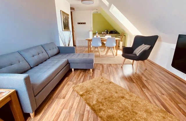 CASA REHSE I Modernes Apartment I 24h-Self-Check-in I kostenlos Parken & WLAN I Smart&Kabel-TV I ÖPNV